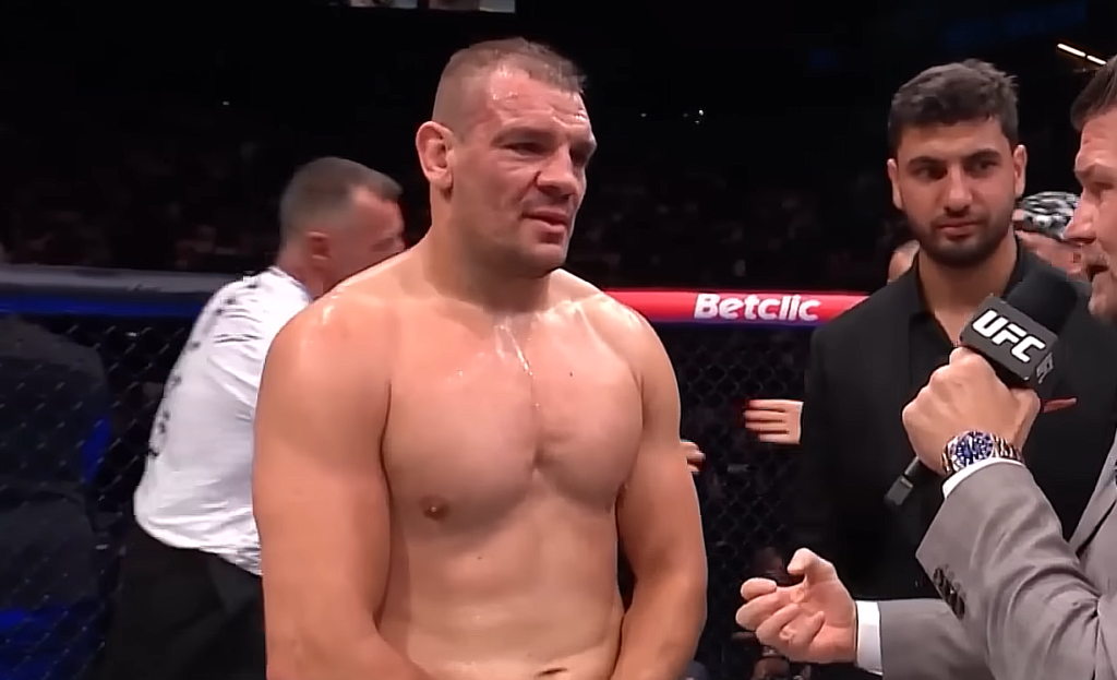 Ante Delija se bori na UFC Fight Night eventu.