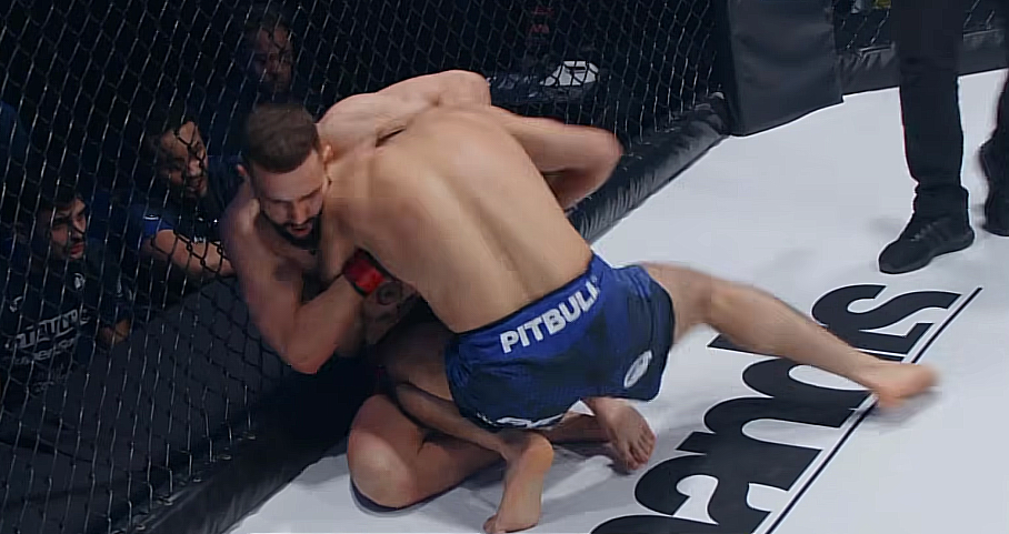 FNC borac Marko Ančić protiv Sadiqpoura.