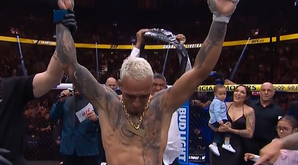 Charles Oliveira novi BMF šampion.
