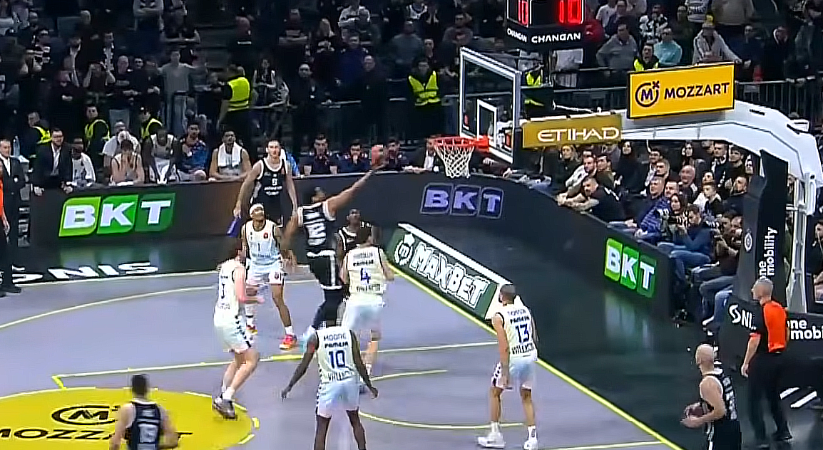 Sterling Brown doneo pobedu Partizanu u Evroligi.